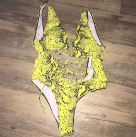 Neon swimsuit - Picture 3 of 3